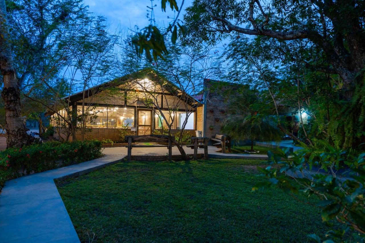 Pousada Rio Claro Poconé Exterior photo
